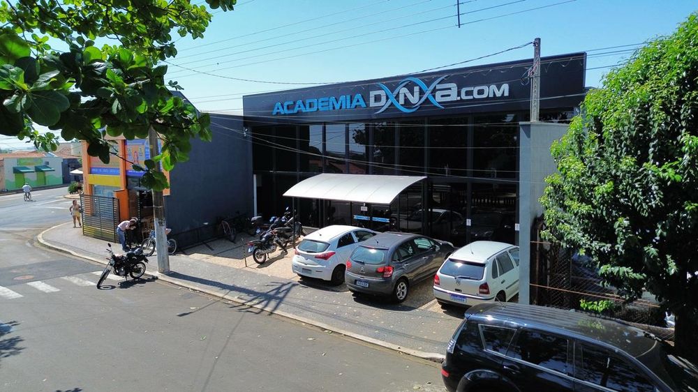 Fachada da Academia DNA.com na R. Fernão Dias Paes Leme